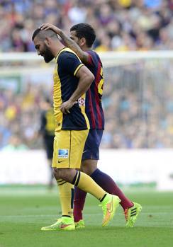 E pochi minuti dopo va k.o. anche Arda Turan. Afp